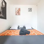 Lys - Ideal Pour Familles & Amis - Hypercentre - Vue Fontaine Sube Et Cathedrale - Wifi - Machine A Laver - Gare, Cathedrale De Reims, Commerces, Restaurants & Transports En Commun Accessibles A Pied En Moins De 10 Minutes Appartement