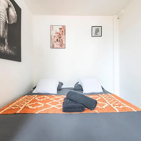 Lys - Ideal Pour Familles & Amis - Hypercentre - Vue Fontaine Sube Et Cathedrale - Wifi - Machine A Laver - Gare, Cathedrale De Reims, Commerces, Restaurants & Transports En Commun Accessibles A Pied En Moins De 10 Minutes شقة
