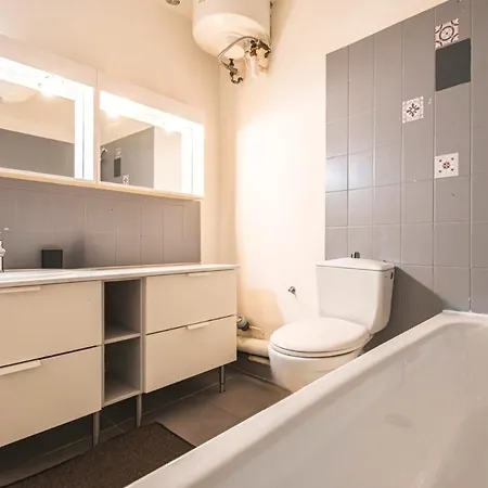 Lys - Ideal Pour Familles & Amis - Hypercentre - Vue Fontaine Sube Et Cathedrale - Wifi - Machine A Laver - Gare, Cathedrale De Reims, Commerces, Restaurants & Transports En Commun Accessibles A Pied En Moins De 10 Minutes * رانس