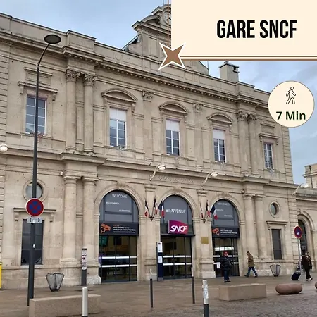 شقة Lys - Ideal Pour Familles & Amis - Hypercentre - Vue Fontaine Sube Et Cathedrale - Wifi - Machine A Laver - Gare, Cathedrale De Reims, Commerces, Restaurants & Transports En Commun Accessibles A Pied En Moins De 10 Minutes